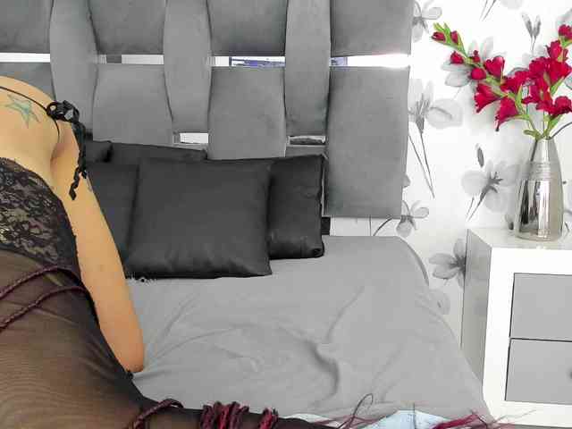Ehotloveaxxx webcam