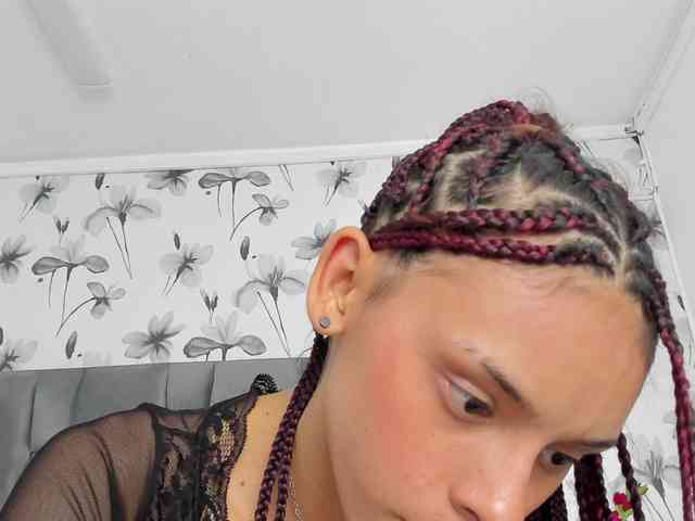 Ehotloveaxxx webcam