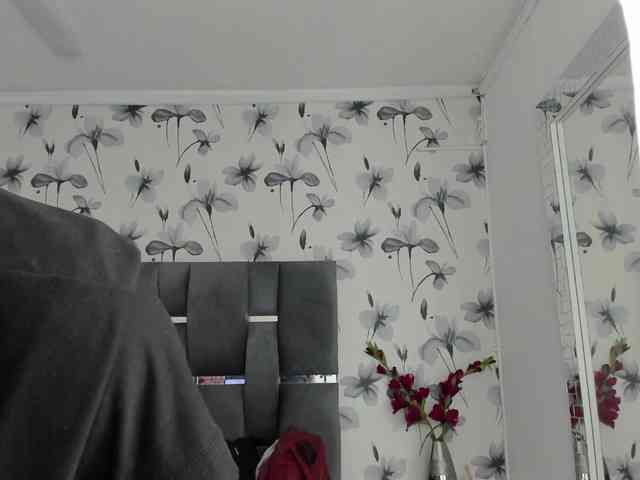 Ehotloveaxxx webcam