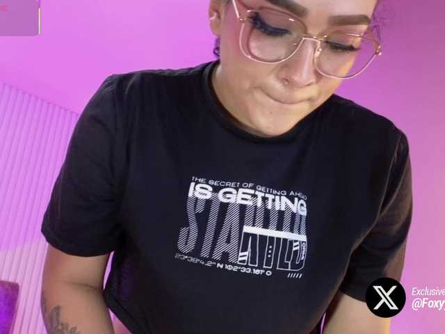 Emily-Foxyy's BongaCams show and profile