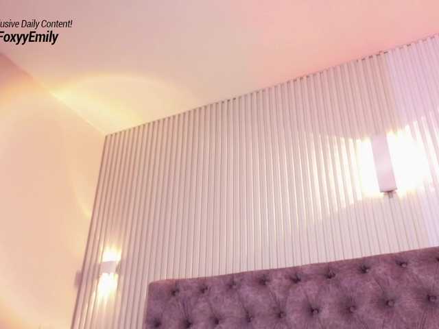 Emily-Foxyy's BongaCams show and profile