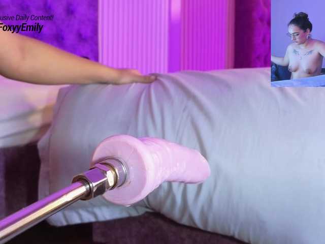 Emily-Foxyy's BongaCams show and profile