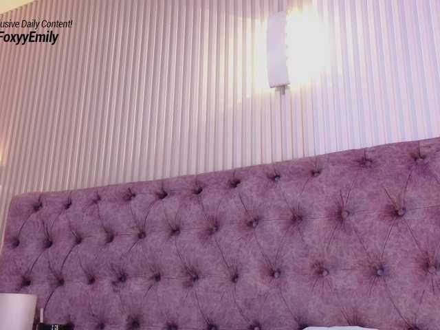 Emily-Foxyy's BongaCams show and profile