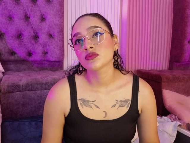 Emily-Foxyy's BongaCams show and profile