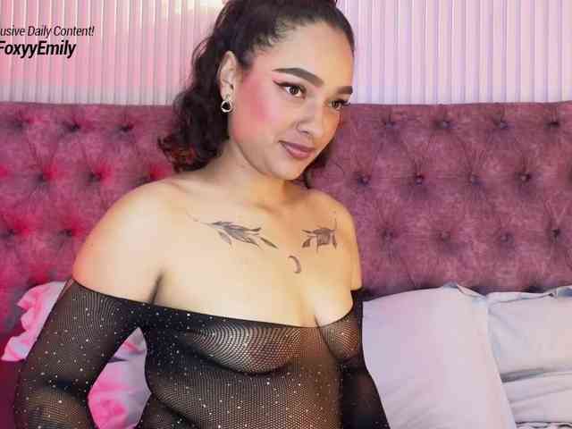 Emily-Foxyy webcam