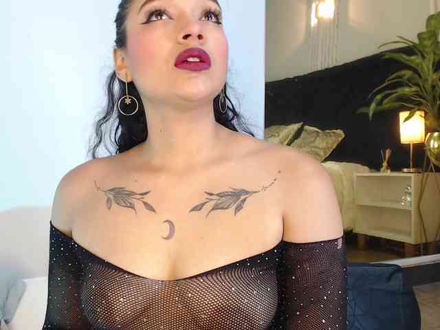 Emily-Foxyy webcam