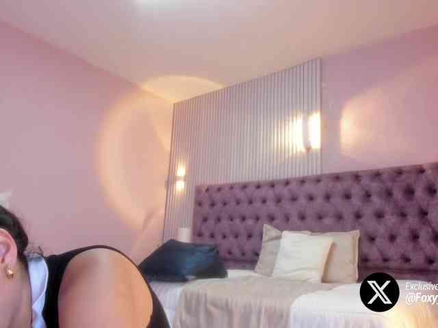 Emily-Foxyy webcam