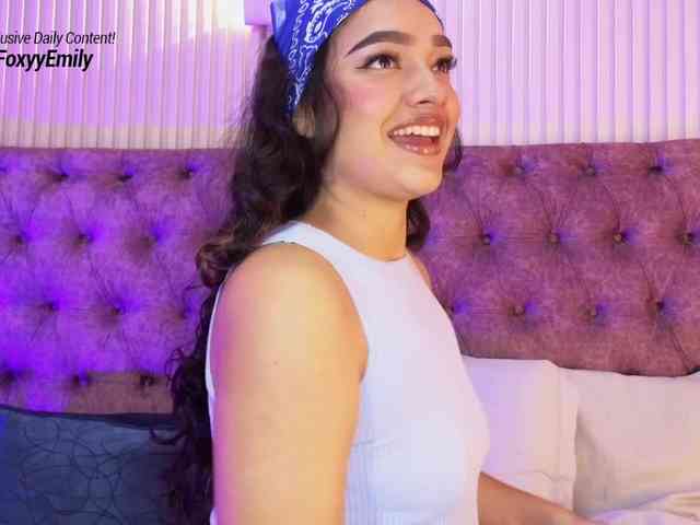 Emily-Foxyy Emily-Foxyy