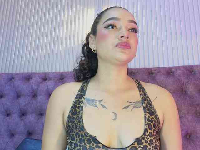 Emily-Foxyy Emily-Foxyy