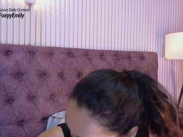 Emily-Foxyy webcam