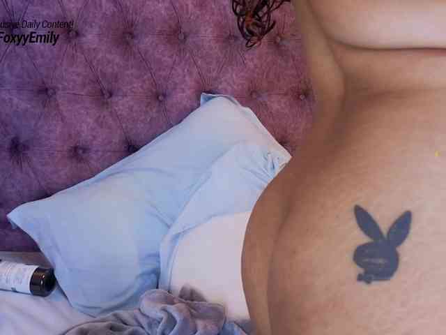 Emily-Foxyy Emily-Foxyy