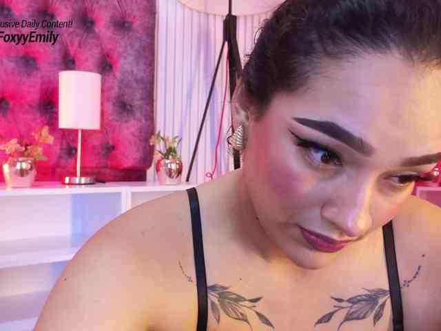 Emily-Foxyy webcam