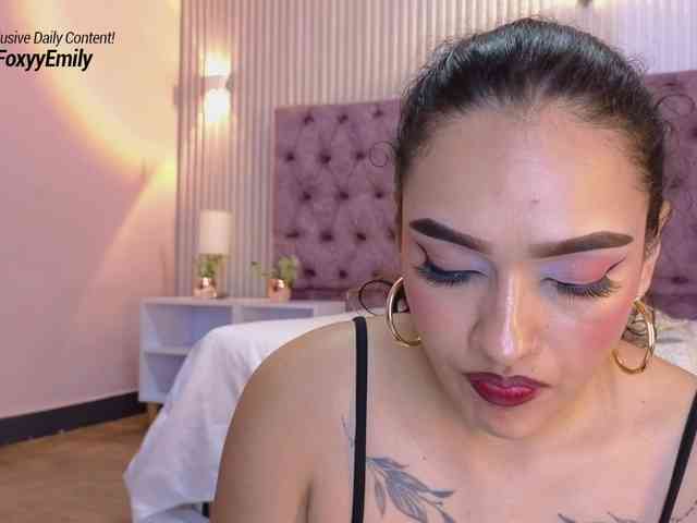 Emily-Foxyy Emily-Foxyy