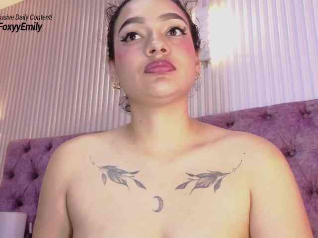 Emily-Foxyy Emily-Foxyy