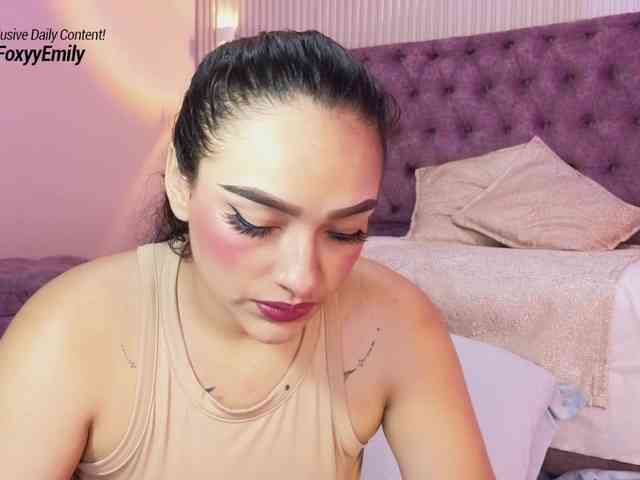 Emily-Foxyy Emily-Foxyy