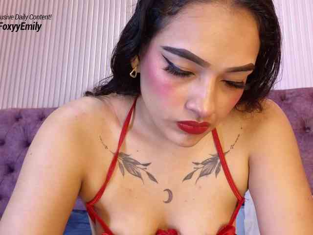 Emily-Foxyy webcam