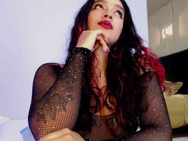 Emily-Foxyy webcam
