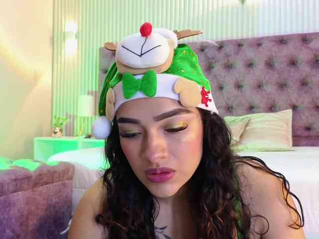 Emily-Foxyy Emily-Foxyy