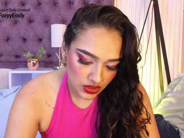 Emily-Foxyy webcam