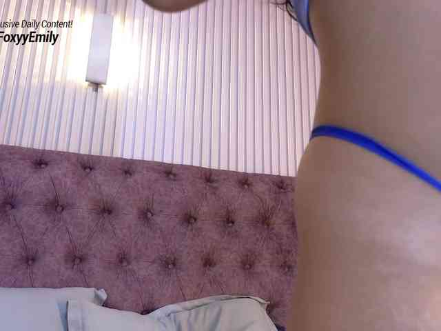 Emily-Foxyy webcam