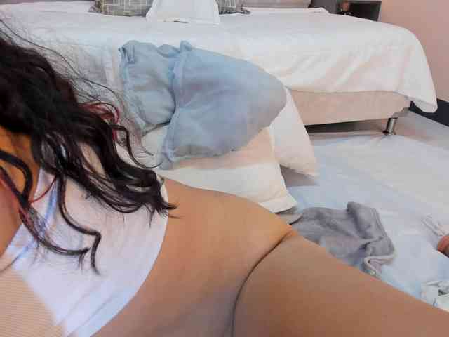Emily-Foxyy webcam