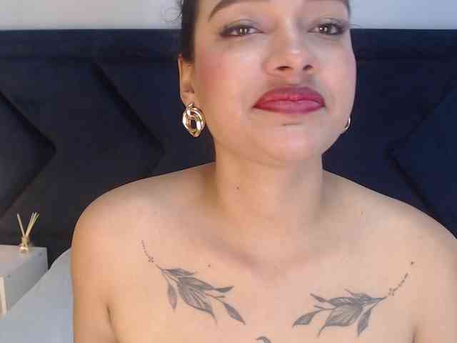 Emily-Foxyy webcam