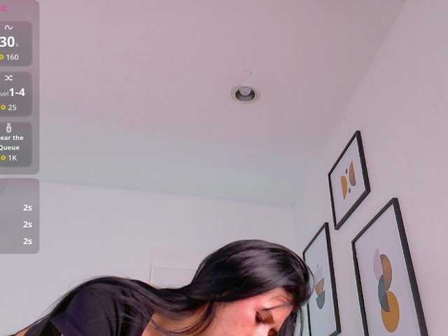 skinnyprinces Live Cam on BongaCams