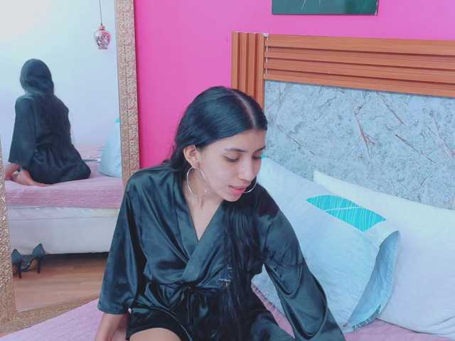 littleeemiily's BongaCams show and profile