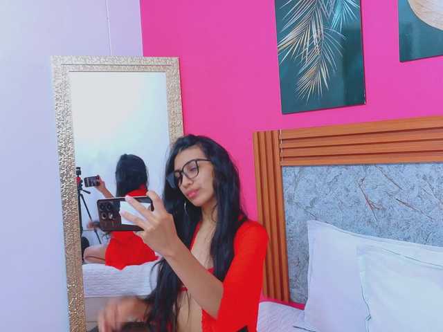 littleeemiily's BongaCams show and profile