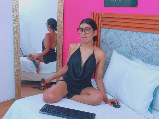 littleeemiily's BongaCams show and profile