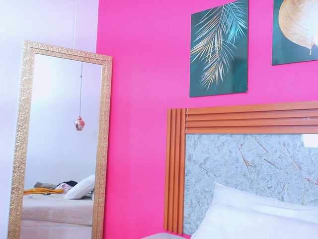 littleeemiily's BongaCams show and profile