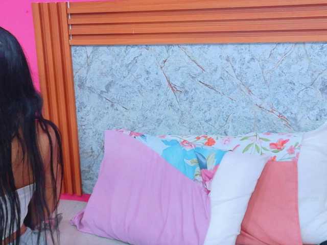 littleeemiily's BongaCams show and profile