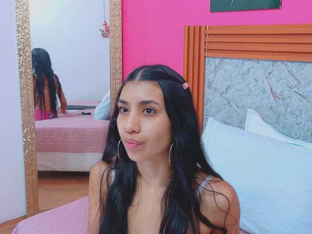 littleeemiily's BongaCams show and profile