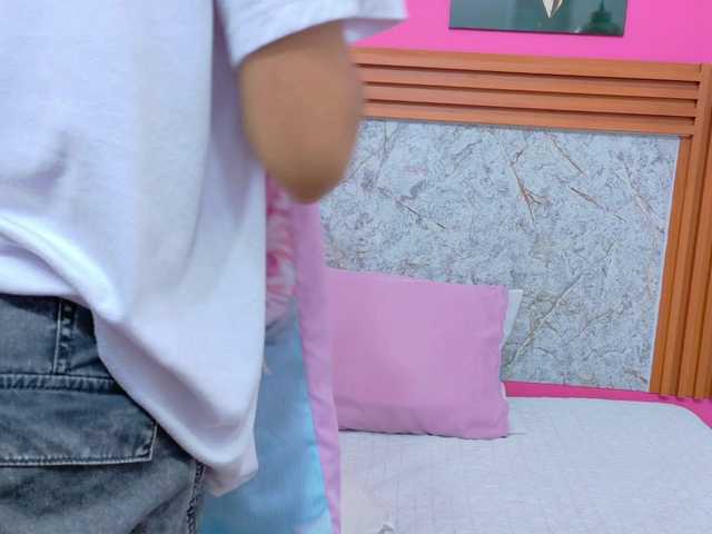 littleeemiily's BongaCams show and profile