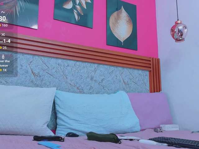 littleeemiily's BongaCams show and profile