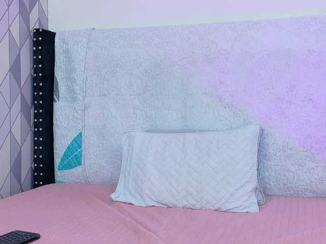  littleeemiily chat room
