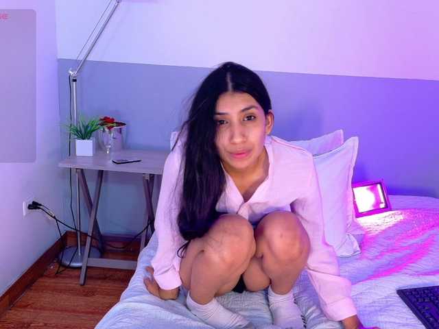 littleeemiily's BongaCams show and profile