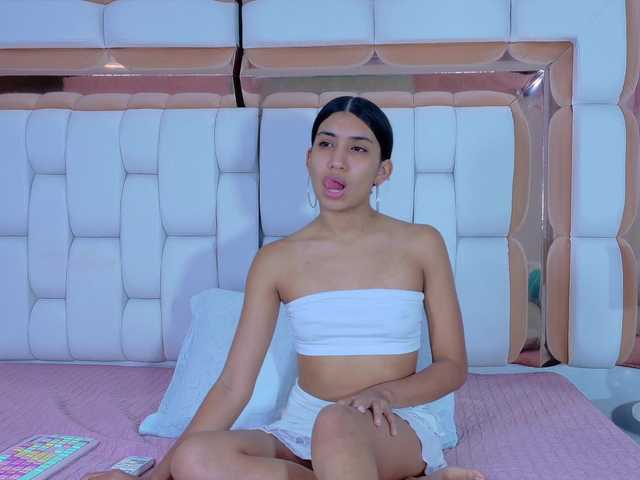  littleeemiily chat room