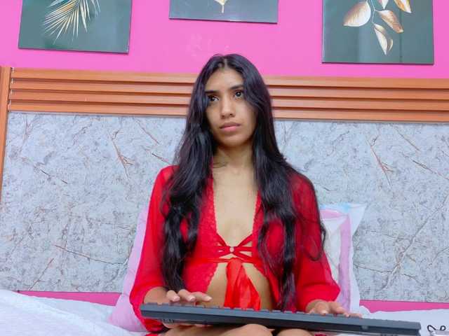 littleeemiily's BongaCams show and profile