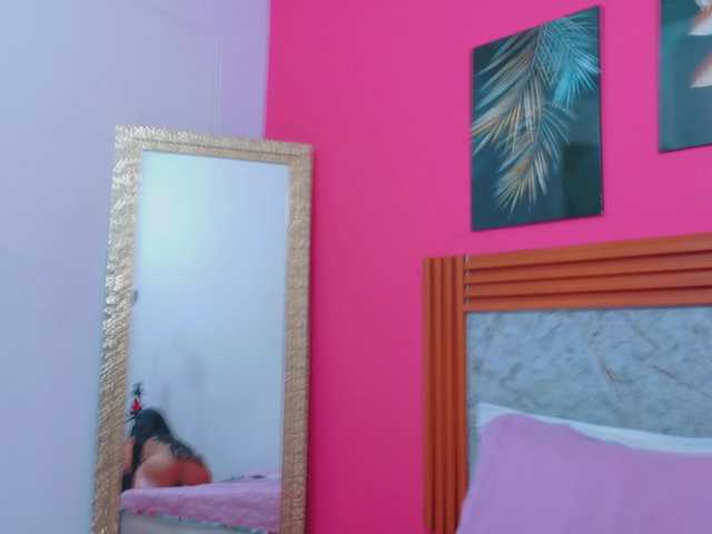 littleeemiily's BongaCams show and profile