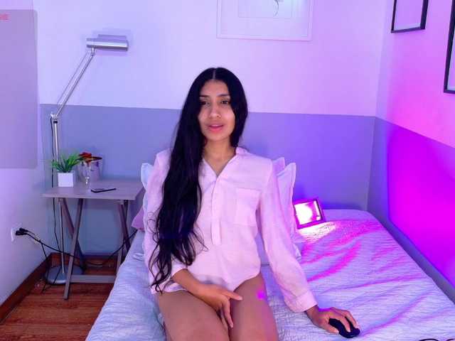 littleeemiily's BongaCams show and profile