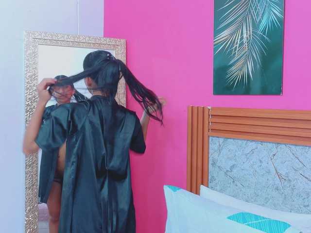 littleeemiily's BongaCams show and profile