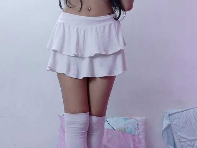 littleeemiily's BongaCams show and profile