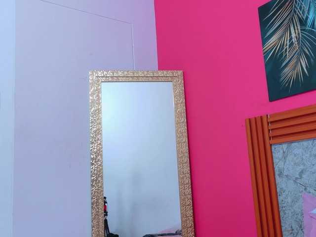 littleeemiily's BongaCams show and profile