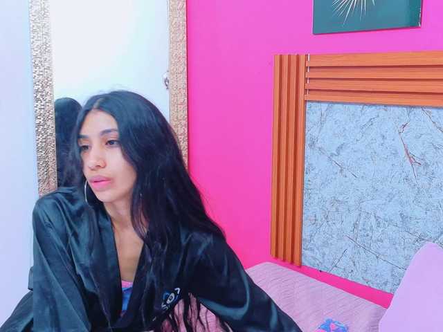 littleeemiily's BongaCams show and profile