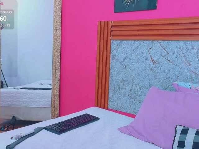 littleeemiily's BongaCams show and profile