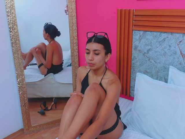 littleeemiily's BongaCams show and profile