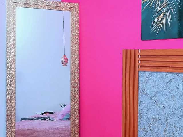 littleeemiily's BongaCams show and profile