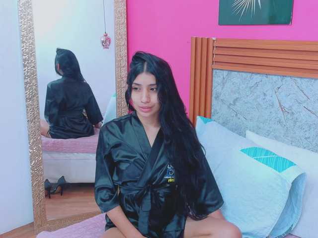 littleeemiily's BongaCams show and profile