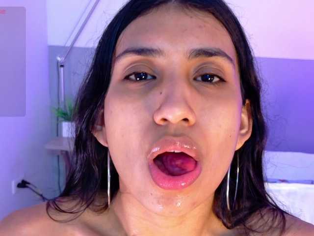 littleeemiily's BongaCams show and profile